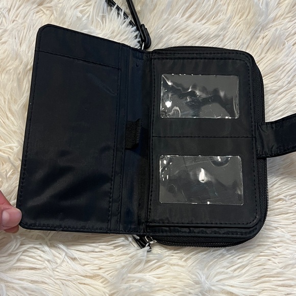 Mundi Amazing all-in-one clutch - Picture 3 of 5